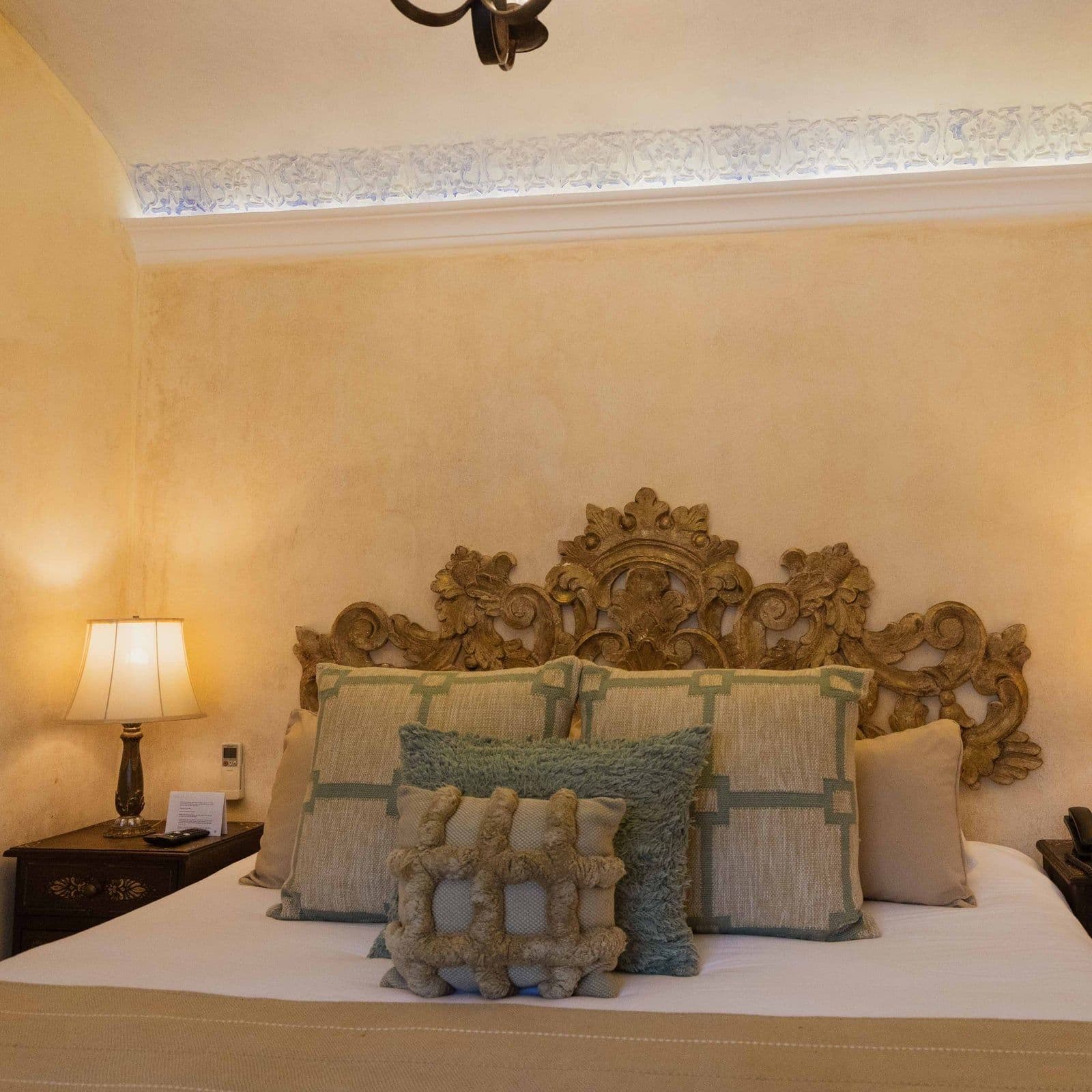 Essential Room King